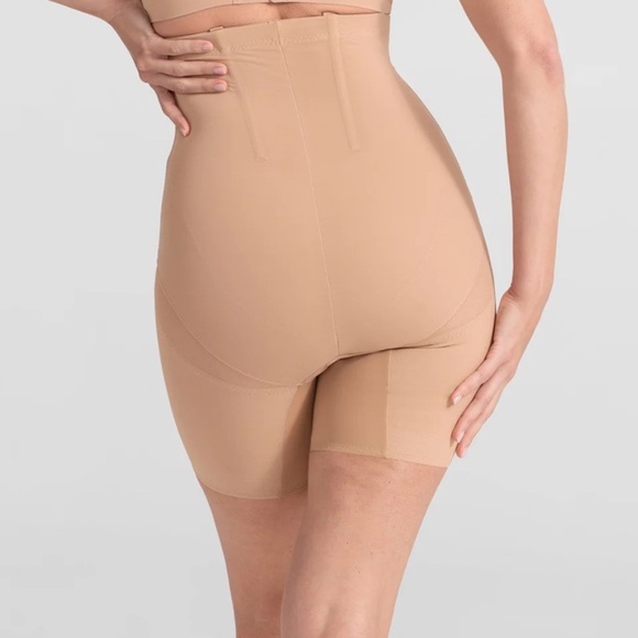 HoneyLove NWT SuperPower Short Sand Small S - Picture 2 of 7